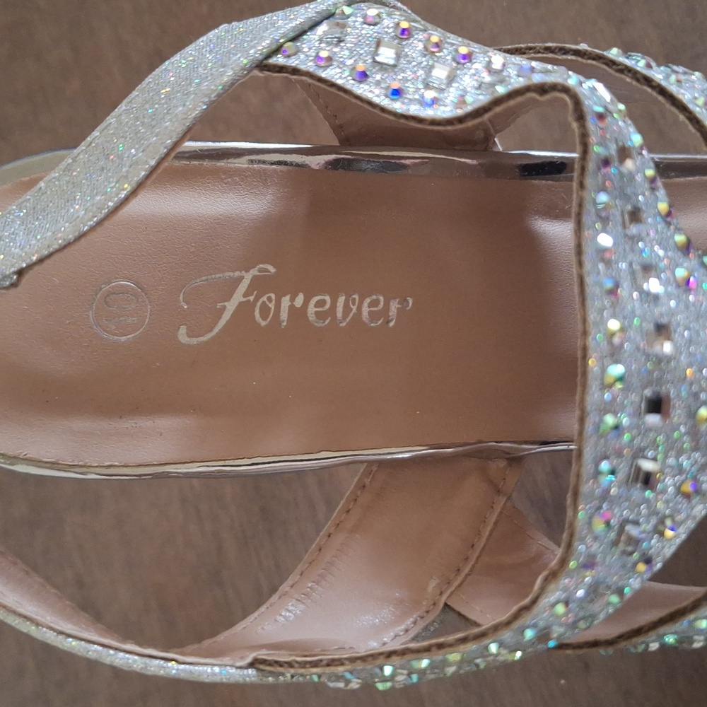 NWT Elegant Silver Strappy Women's Shoes Size 10 - Picture 12 of 16